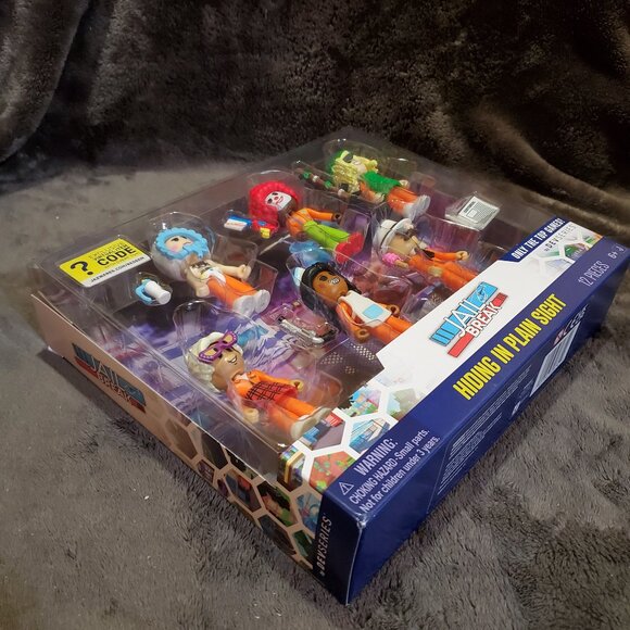 DevSeries Jailbreak Hiding In Plain Sight 6 Action Figures & Virtual Item Code - Picture 4 of 8